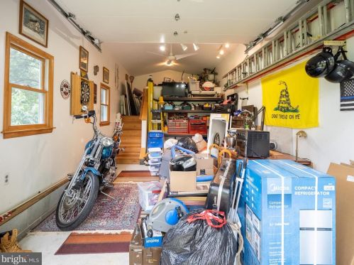 8408 Chippewa Rd, Philadelphia PA 19128-1206 exterior