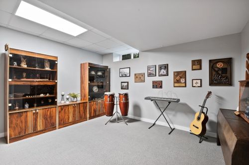 1331 Holly Ln, Bannockburn IL  60015-2852 exterior