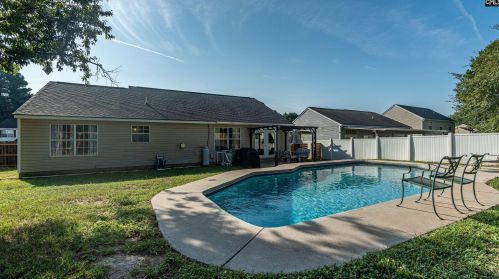 81 Cherry Grove Dr, Cayce-West Columbia, SC 29170-3082