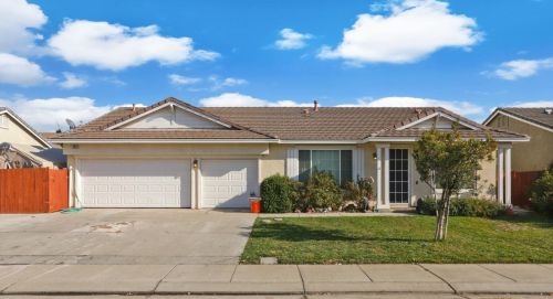 490 Gregory Pl, Manteca, CA 95336-8655