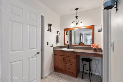 864 Burning Trl, Carol Stream IL  60188-9190 exterior