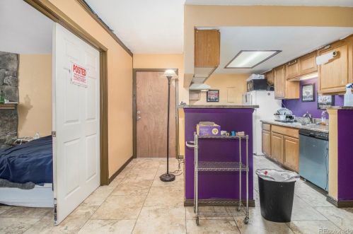 907 Yampa St, Denver, CO 80017-3383