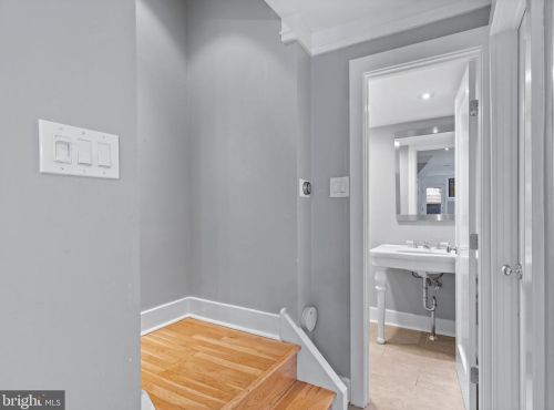 1726 Lombard St, Philadelphia PA  19147-1531 exterior