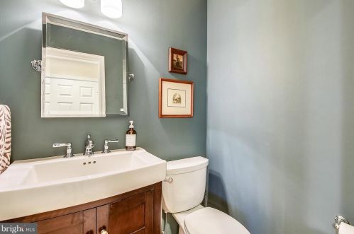 36 Whittier Pkwy, Severna Park MD 21146-3051 exterior