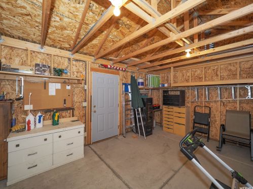 4662 8450, Taylorsville UT exterior