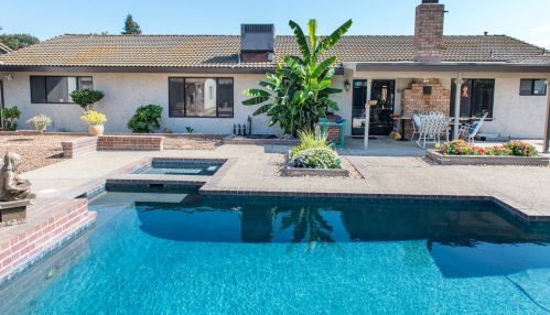 8713 Tipton Ct, Elk Grove, CA 95624-1735