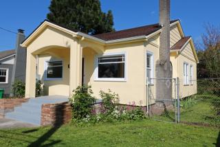 6710 Mallory Ave, Portland OR  97211-2318 exterior