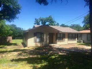 3341 Hiawatha Trl, Fort Worth TX  76135-3856 exterior