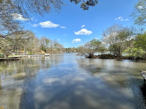 462 Lakeshore Dr, Stockbridge, GA 30281-1605