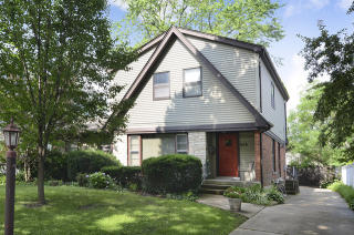 628 Stough St, Oak Brook, IL 60521-3960