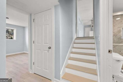 3225 Dogwood Dr, Atlanta GA  30344-3909 exterior