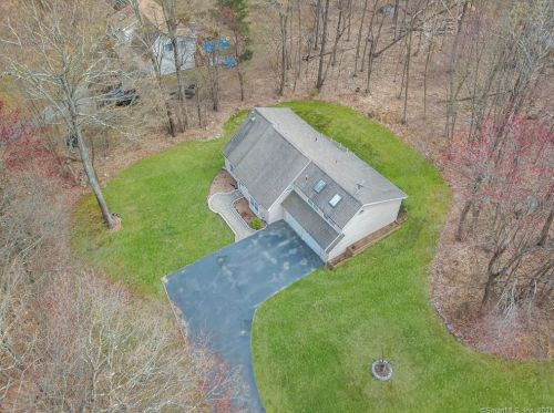 3 Farmwood Dr, Waterbury, CT 06712-1433