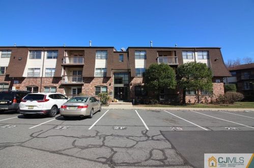 1210 Green Hollow Dr, Iselin, NJ 08830-2943