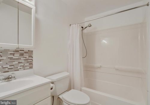 9270 Sprucewood Rd, Springfield VA  22015-3559 exterior