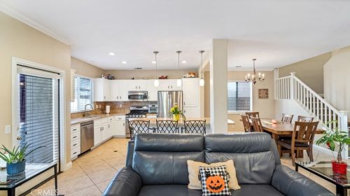 16163 Setting Sun Cir, Riverside CA  92503-0527 exterior