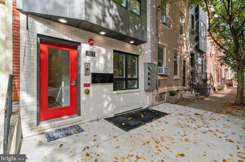 2019 Fitzwater St, Philadelphia PA  19146-1332 exterior
