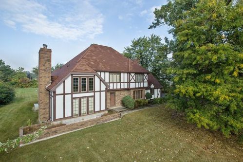 1212 Emerald Dr, Lemont IL  60439-4446 exterior