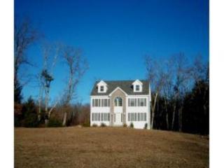 27 Glastombury Dr, Sandown, NH 03873-2166