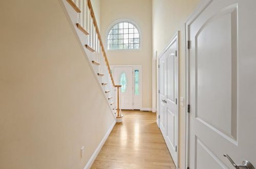 4 Morning Star Ct, Lincoln, RI 02865-4587