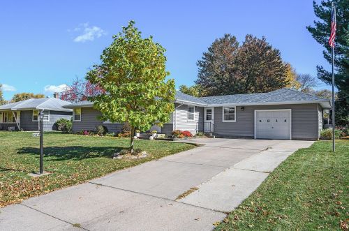 2814 Dellwood Ave, Saint Paul MN  55113-1827 exterior