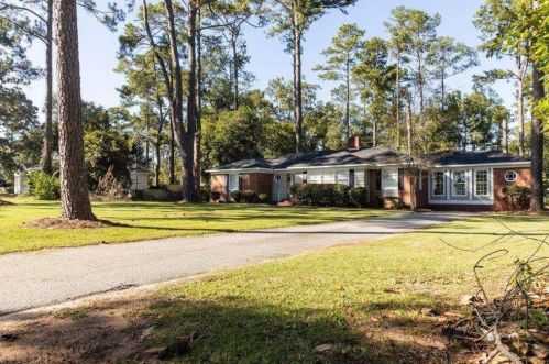 1805 Pineneedle Ln, Albany, GA 31707-3321