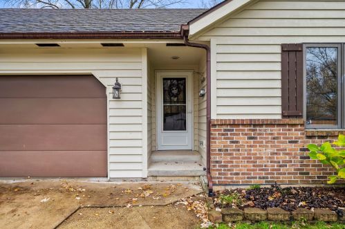111 Schmidt Ln, Braidwood, IL 60408-1393