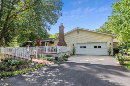 4949 Idlewilde Rd, Shady Side MD 20764-9766 exterior