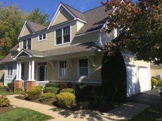 53 Thornbrooke Dr, Red Bank, NJ 07702