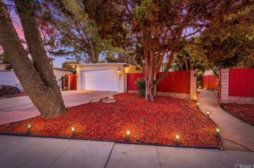 6939 Mammoth Ave, Van Nuys, CA 91405-4155