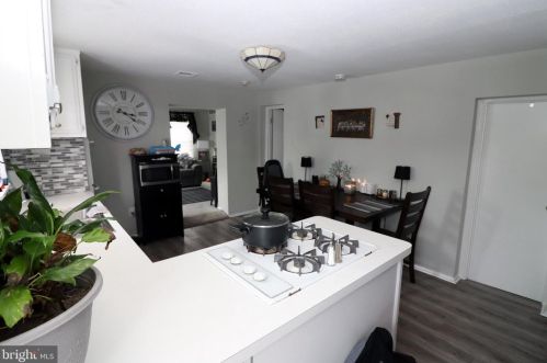 58 Atlantic Ave, Blenheim, NJ 08012-4822