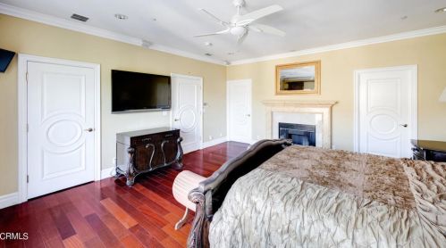 1958 Calafia St, Glendale CA  91208-2306 exterior