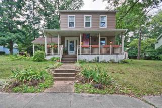 608 Belleville St, Lebanon, IL 62254-1309