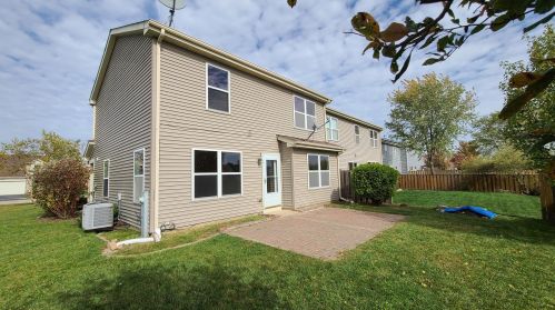 1963 Diamond Head Trl, Pingree Grove IL  60140-2037 exterior