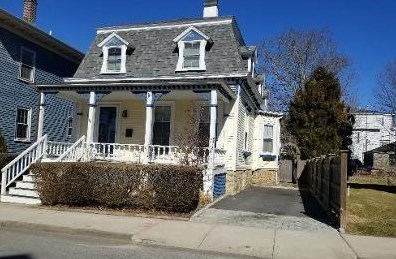 14 Ayrault St, Middletown, RI 02840-2742