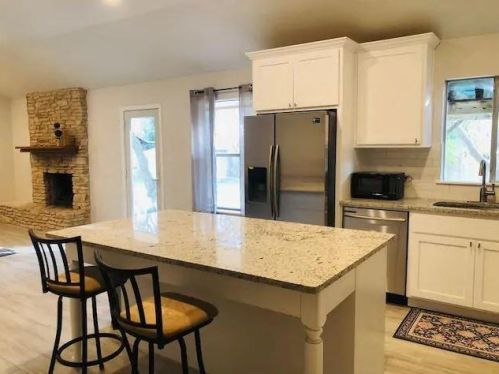 2011 Abbey Cir, Austin TX  78727-4401 exterior