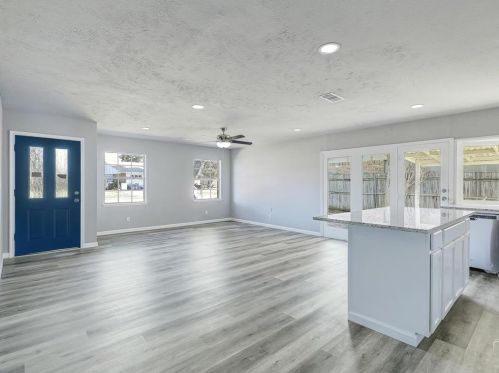 2030 Victoria Rd, Carrollton TX 75007-3120 exterior