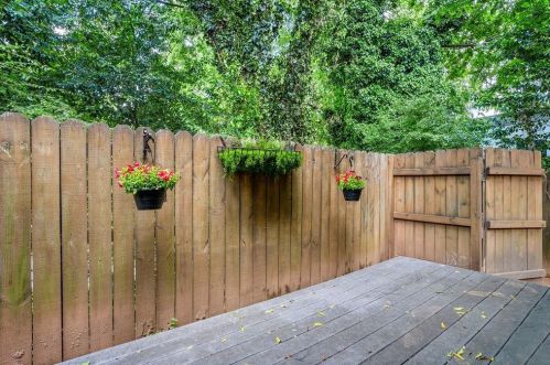 735 Bellemeade Ave, Atlanta GA  30318-3103 exterior