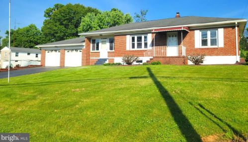6702 Williamsport Pike, Falling Waters, WV 25419-4511