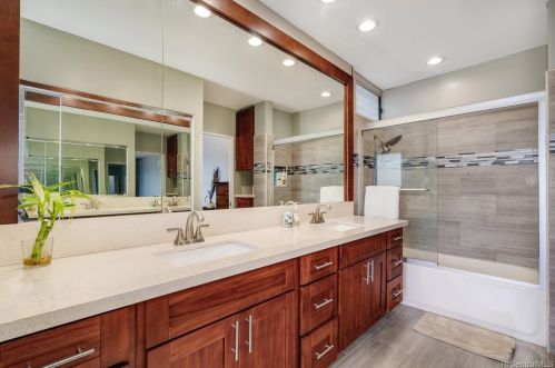 5361 Poola St, Honolulu HI  96821-1536 exterior