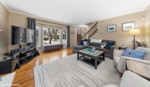 204 Adams St, Oak Brook IL  60521-3126 exterior