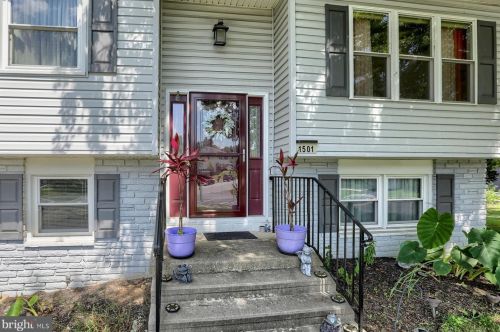 1501 Robert Rd, Lancaster PA  17601-5632 exterior