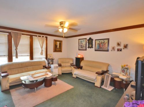 3708 Sacramento Ave, Chicago, IL 60618-3529