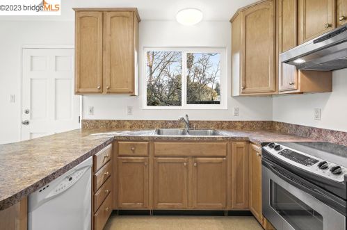 1005 Oak Grove Rd, Concord CA  94518-3004 exterior