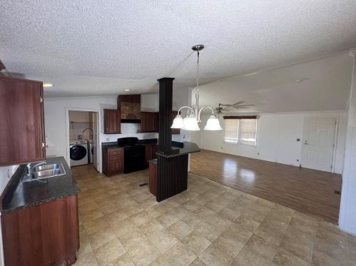 298 Sunset Ridge Rd, Reedville, TX 78656-4268