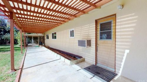 132 Broadbent Dr, Riverside CA  92507-4809 exterior