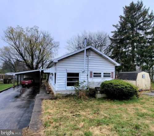 2621 Oakland Rd, York, PA 17315-4525