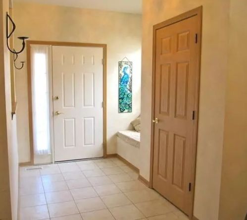 943 Genesee Dr, Naperville, IL 60563-4114