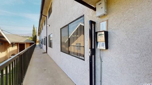 625 California Ave, Glendale CA  91203-1573 exterior