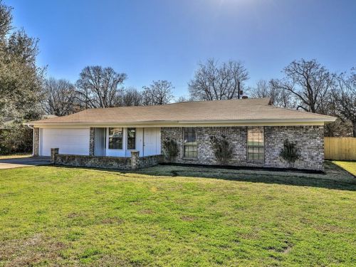 949 Timberline Dr, Fort Worth, TX 76126-3963