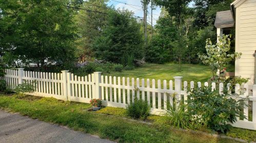 109 Nottingham Rd, Deerfield, NH 03037-1514